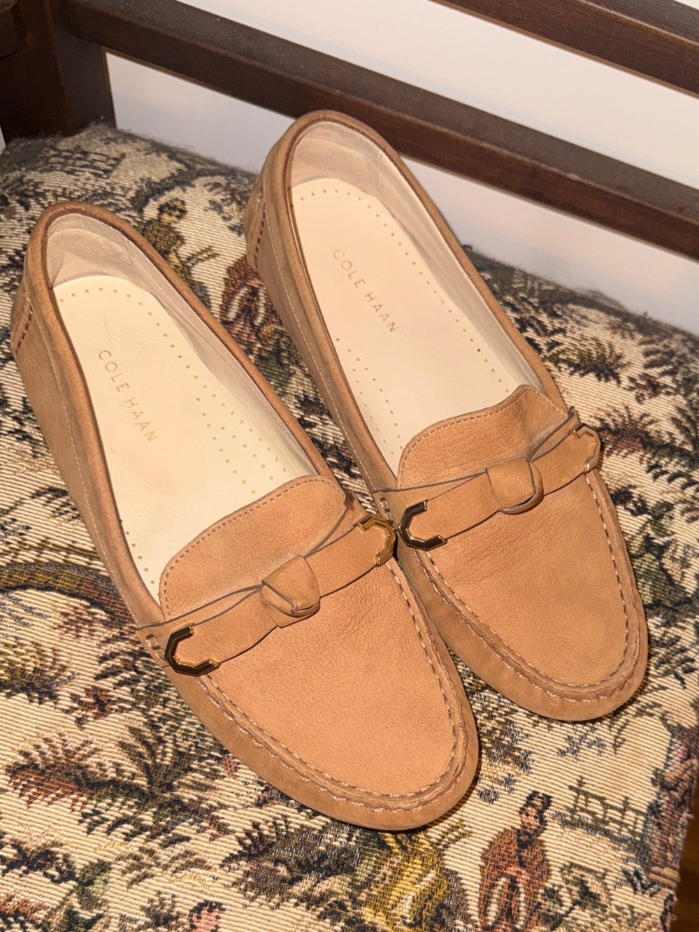 Cole Haan Evelyn Bow Driver Loafers Birch Beige Nubuck Suede Women’s 7B - Picture 5 of 16